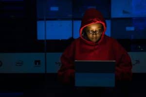 Laptop-Friendly Lounges: Airports with Secure Workspaces