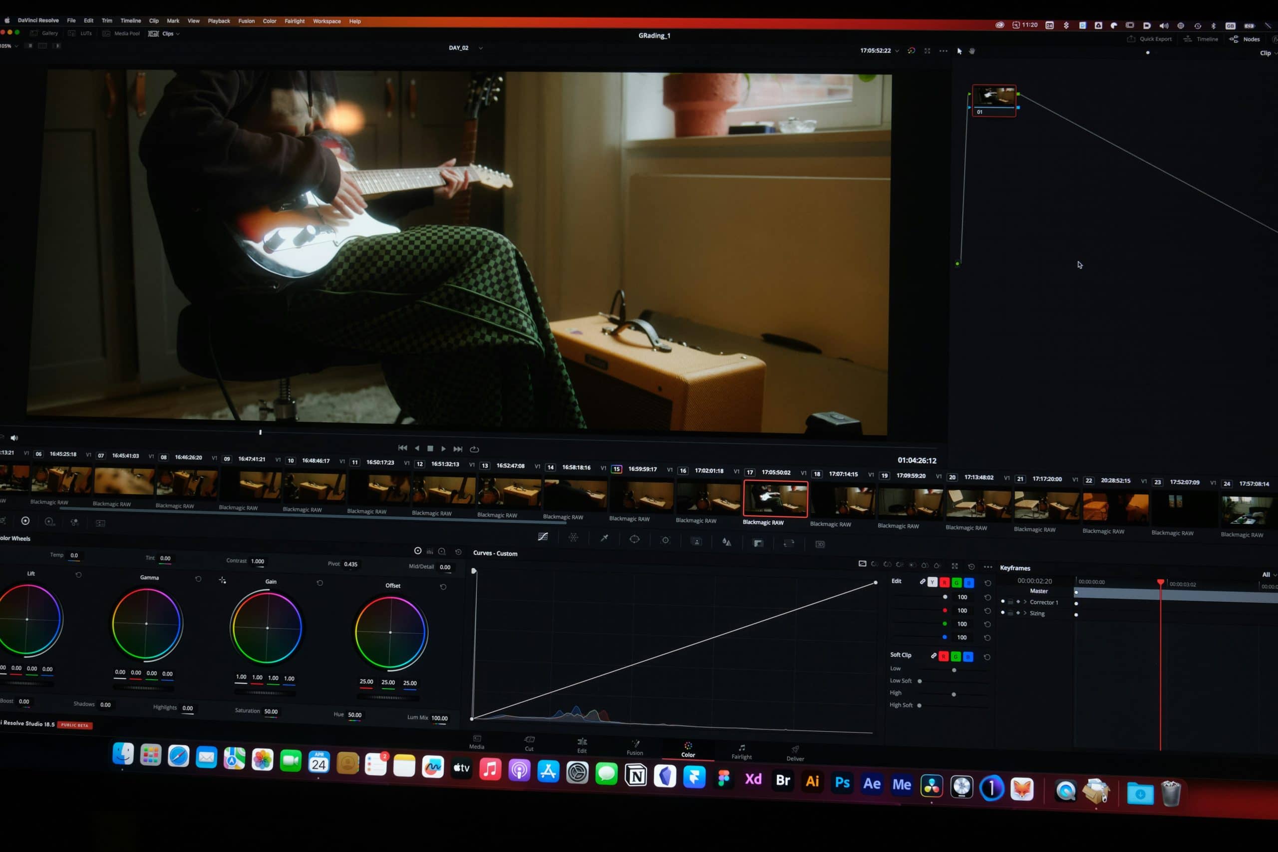 Essential Features for Professional Video Conferencing Setup