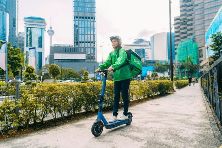 How Digital Cameras Are Evolving Beyond Smartphones Today